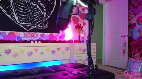 Daphne Madison online show from 02-19-25, 09:25