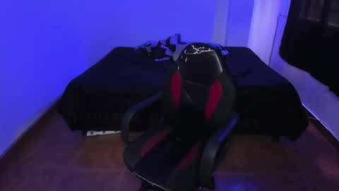 Snapshot of daphnepurple chatting on 12-11-24, 04:20 DAPHNE online show from 12-11-24, 04:20