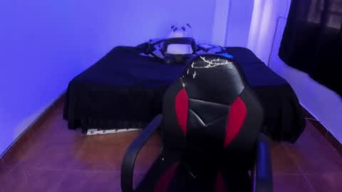 Snapshot of daphnepurple chatting on 12-14-24, 04:42 DAPHNE online show from 12-14-24, 04:42