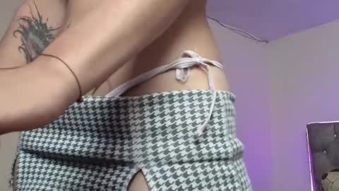 Snapshot of daphnepurple chatting on 01-24-25, 02:08 DAPHNE online show from 01-24-25, 02:08