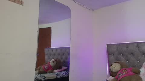 Snapshot of daphnepurple chatting on 01-24-25, 05:11 DAPHNE online show from 01-24-25, 05:11
