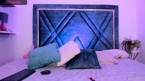 Daphne online show from 02-22-25, 12:29