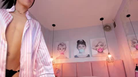    online show from 11-25-25, 10:10