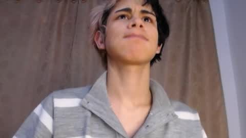 Snapshot of darasweet20 chatting on 05-19-26, 10:38 DARA online show from 05-19-26, 10:38