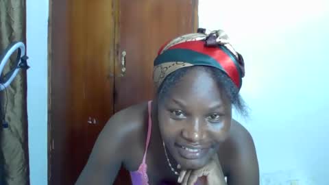 ESTHER online show from 11-08-25, 07:23