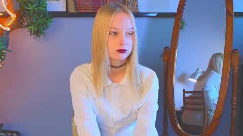 Snapshot of darceyheyd chatting on 10-27-25, 04:16 Kami online show from 10-27-25, 04:16