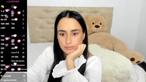 Snapshot of darciejane chatting on 12-06-24, 01:07 Darcie online show from 12-06-24, 01:07