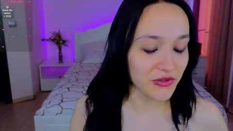 Snapshot of darcyblackwood chatting on 05-06-26, 01:25 Darcy online show from 05-06-26, 01:25