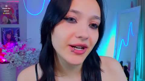 Snapshot of darcyblackwood chatting on 06-27-26, 02:27 Darcy online show from 06-27-26, 02:27