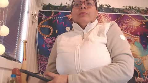 Snapshot of daredevil_milf chatting on 04-16-26, 10:16 Tania Vergez online show from 04-16-26, 10:16