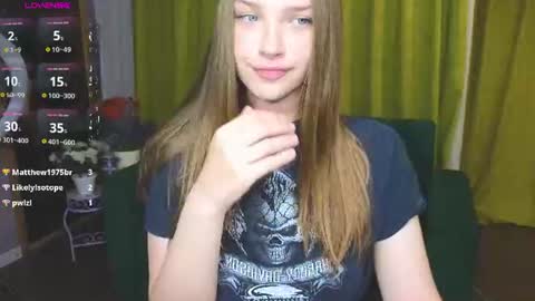 Snapshot of dariaangels chatting on 06-20-26, 05:49 dariaangels online show from 06-20-26, 05:49