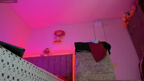 Snapshot of dariana_hot chatting on 04-24-26, 03:03 dariana_hot online show from 04-24-26, 03:03