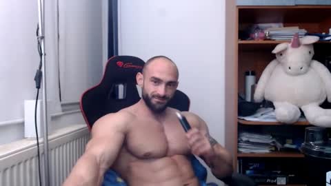 Snapshot of dariomuscle chatting on 12-04-24, 09:35 Dario online show from 12-04-24, 09:35