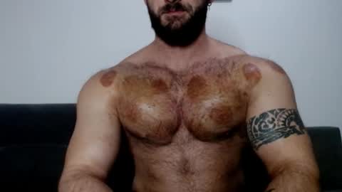 Snapshot of dariomuscle chatting on 01-10-26, 09:52 Dario online show from 01-10-26, 09:52