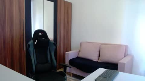 darius_94 online show from 10-31-25, 08:48