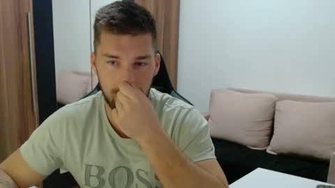 darius_94 online show from 11-25-25, 05:40