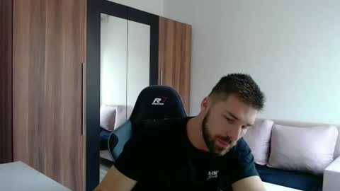 darius_94 online show from 05-25-26, 09:59