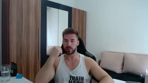 darius_94 online show from 07-07-26, 07:23
