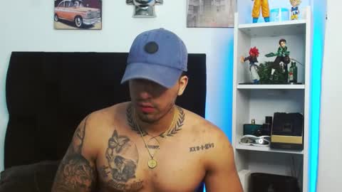 Snapshot of darius_phoenix chatting on 12-31-24, 08:04 Darius Phoenix online show from 12-31-24, 08:04