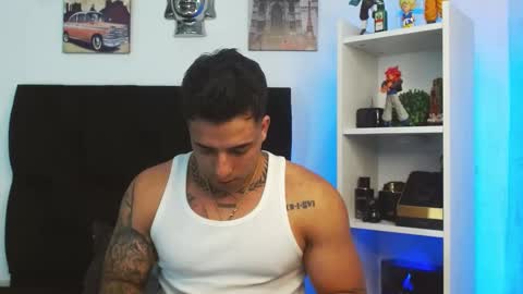 Snapshot of darius_phoenix chatting on 01-05-25, 04:36 Darius Phoenix online show from 01-05-25, 04:36