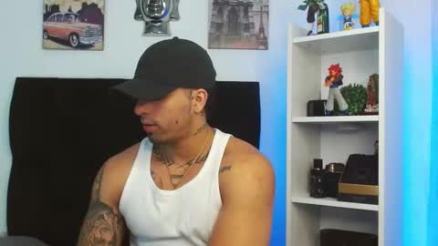 Snapshot of darius_phoenix chatting on 01-12-25, 12:18 Darius Phoenix online show from 01-12-25, 12:18