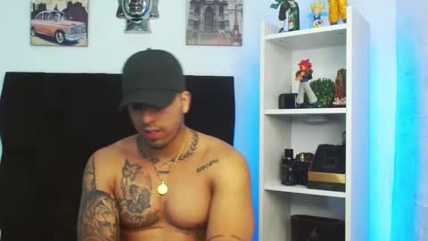 Snapshot of darius_phoenix chatting on 01-12-25, 05:45 Darius Phoenix online show from 01-12-25, 05:45