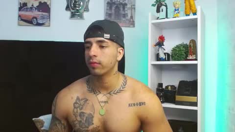 Snapshot of darius_phoenix chatting on 01-29-25, 09:23 Darius Phoenix online show from 01-29-25, 09:23