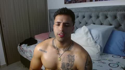 Snapshot of darius_phoenix chatting on 02-02-25, 10:24 Darius Phoenix online show from 02-02-25, 10:24