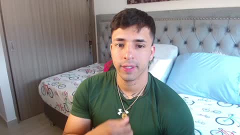 Snapshot of darius_phoenix chatting on 02-02-25, 05:59 Darius Phoenix online show from 02-02-25, 05:59