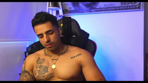 Snapshot of darius_phoenix chatting on 02-03-25, 09:29 Darius Phoenix online show from 02-03-25, 09:29