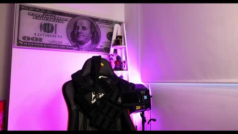 Snapshot of darius_phoenix chatting on 02-05-25, 09:07 Darius Phoenix online show from 02-05-25, 09:07