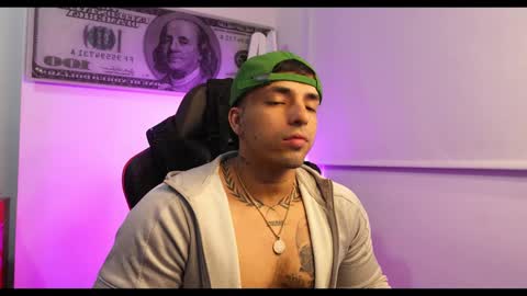 Snapshot of darius_phoenix chatting on 02-08-25, 04:14 Darius Phoenix online show from 02-08-25, 04:14