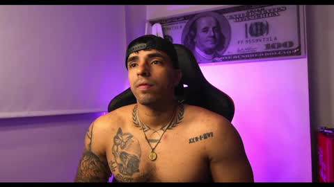 Snapshot of darius_phoenix chatting on 02-15-25, 05:09 Darius Phoenix online show from 02-15-25, 05:09