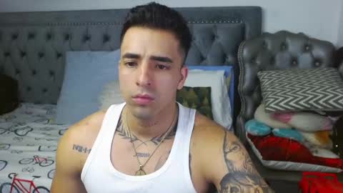 Snapshot of darius_phoenix chatting on 02-26-25, 07:42 Darius Phoenix online show from 02-26-25, 07:42