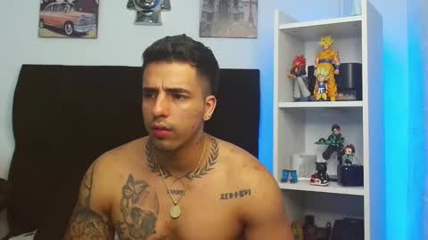 Snapshot of darius_phoenix chatting on 02-28-25, 09:25 Darius Phoenix online show from 02-28-25, 09:25