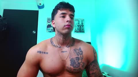 Snapshot of darius_phoenix chatting on 09-15-25, 10:54 Darius Phoenix online show from 09-15-25, 10:54