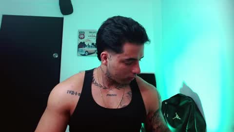 Snapshot of darius_phoenix chatting on 09-16-25, 08:10 Darius Phoenix online show from 09-16-25, 08:10