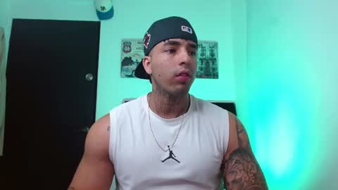 Snapshot of darius_phoenix chatting on 09-17-25, 09:27 Darius Phoenix online show from 09-17-25, 09:27