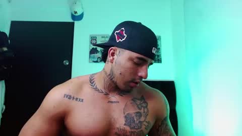 Snapshot of darius_phoenix chatting on 09-20-25, 09:38 Darius Phoenix online show from 09-20-25, 09:38