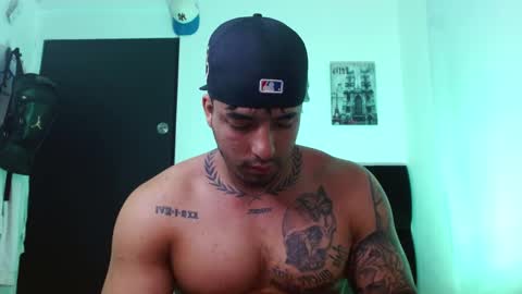 Snapshot of darius_phoenix chatting on 09-23-25, 07:17 Darius Phoenix online show from 09-23-25, 07:17