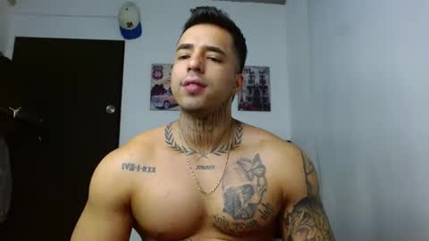 Snapshot of darius_phoenix chatting on 10-17-25, 08:11 Darius Phoenix online show from 10-17-25, 08:11