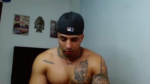 Snapshot of darius_phoenix chatting on 10-19-25, 12:44 Darius Phoenix online show from 10-19-25, 12:44