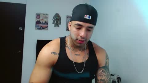 Snapshot of darius_phoenix chatting on 10-29-25, 07:04 Darius Phoenix online show from 10-29-25, 07:04