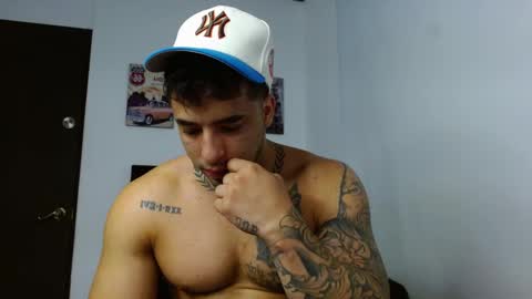 Snapshot of darius_phoenix chatting on 11-02-25, 11:29 Darius Phoenix online show from 11-02-25, 11:29