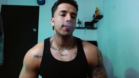 Snapshot of darius_phoenix chatting on 11-21-25, 08:18 Darius Phoenix online show from 11-21-25, 08:18