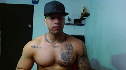 Snapshot of darius_phoenix chatting on 11-22-25, 09:14 Darius Phoenix online show from 11-22-25, 09:14