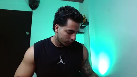 Snapshot of darius_phoenix chatting on 01-06-26, 08:01 Darius Phoenix online show from 01-06-26, 08:01