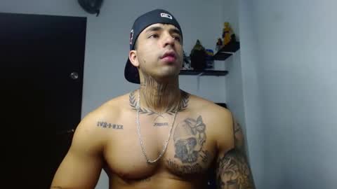 Snapshot of darius_phoenix chatting on 01-09-26, 10:44 Darius Phoenix online show from 01-09-26, 10:44