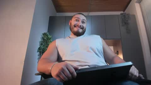 Snapshot of darius_wolfe chatting on 04-23-26, 11:20 Darius online show from 04-23-26, 11:20