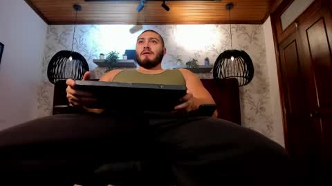 Snapshot of darius_wolfe chatting on 05-25-26, 11:27 Darius online show from 05-25-26, 11:27